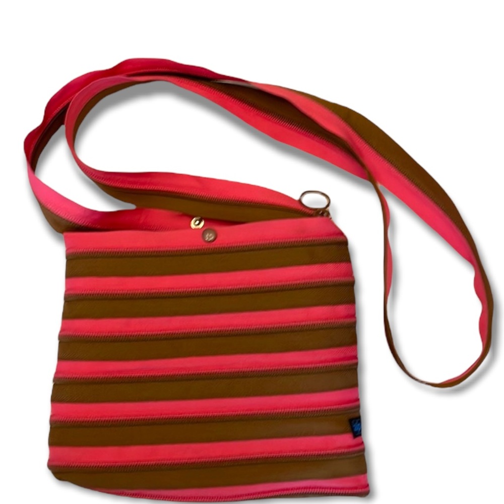 Unique Fun Zip It Purse Pink & Brown